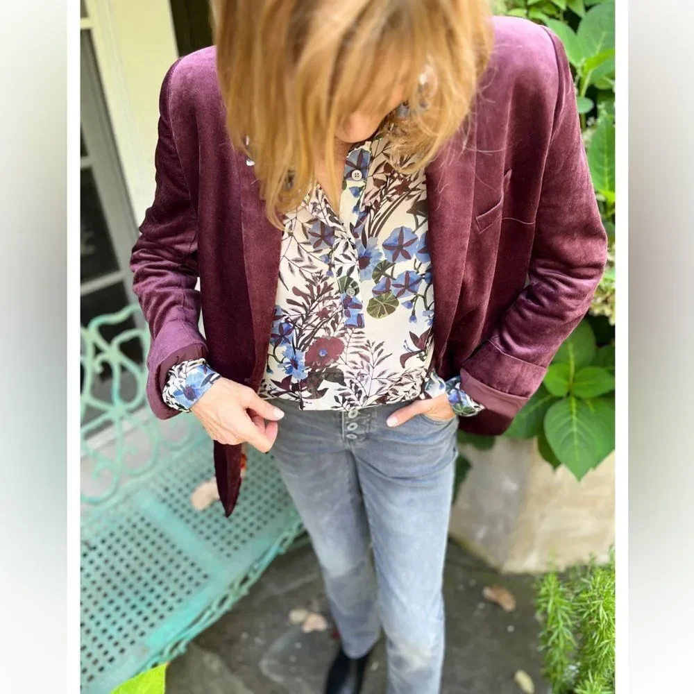CAbi L Victoria Winter Floral Long Sleeve Front Tuck High Low Long Sleeve Blouse - Picture 4 of 16